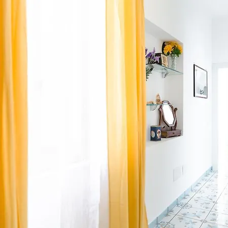 Πανσιόν La Casa Di Aurora Maiori
