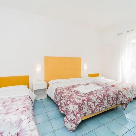 Affittacamere La Casa Di Aurora 3*